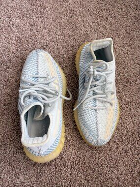 adidas Yeezy Boost 350 V2 Cloud White Size 6.5M
